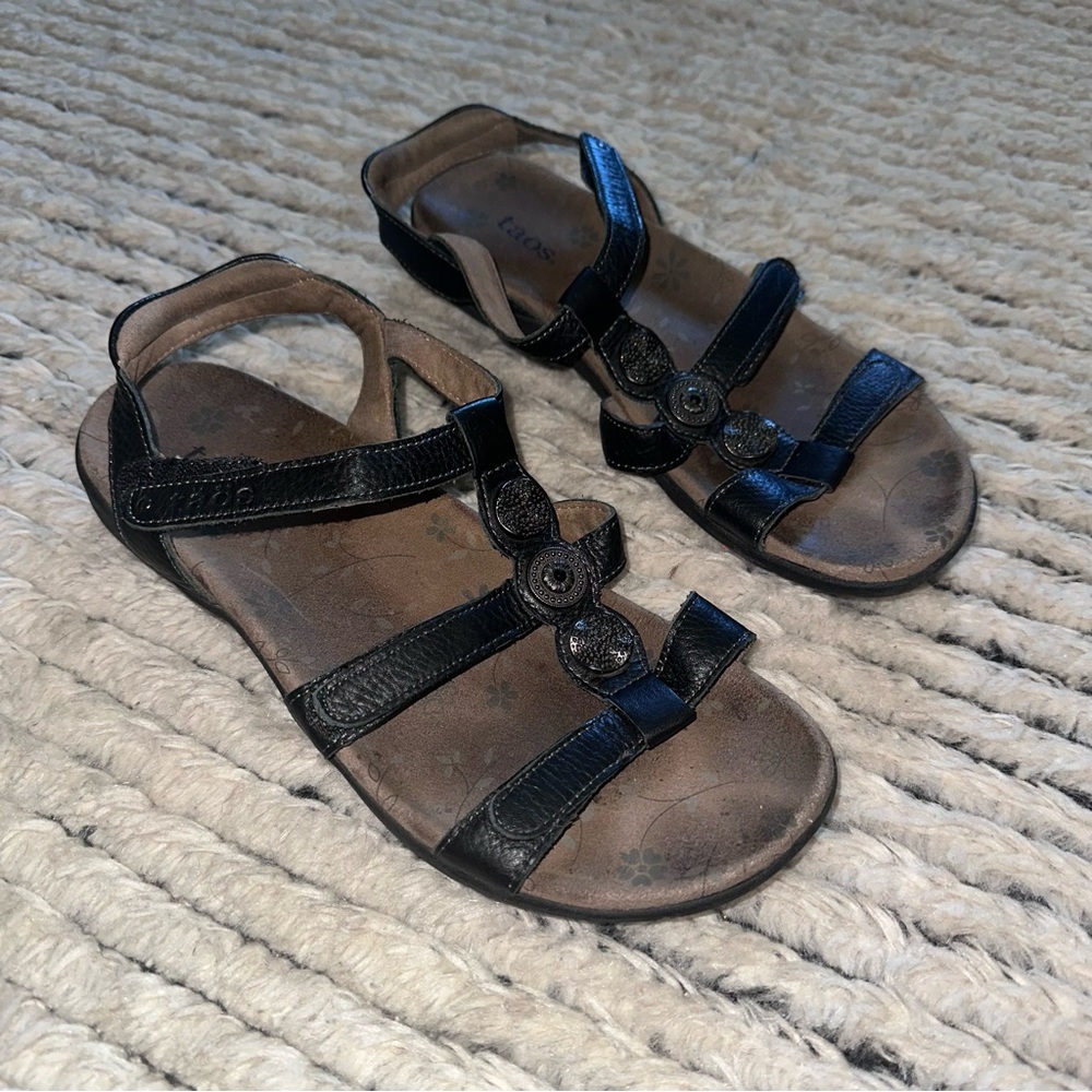 Taos slingback sandals size 8 in black